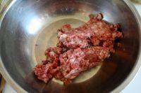 口感丰富的白菜猪肉馅饼做法图解1)