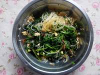 美味的凉拌菠菜粉丝