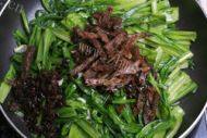 美味可口的豆豉鲮鱼油麦菜做法图解8)