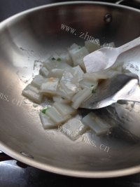 回味无穷的炒凉粉做法图解8)