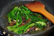 家常菜豆豉鱼油麦菜