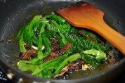家常菜豆豉鱼油麦菜