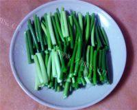 特色美食-蒜薹炒肉做法图解3)