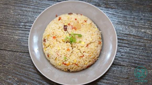 腊肉蛋炒饭