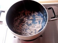 特色美食韭菜炒海肠做法图解2)