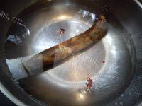 可口的蒜苔炒腊肠做法图解1)