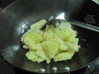 家常菜香菇土豆片做法图解6)