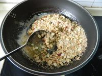 自制芝麻花生糖做法图解9)