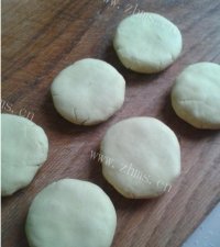 自制红薯饼做法图解6)