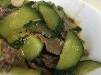家常青瓜炒牛肉做法图解8)