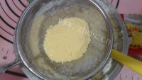 自制柠香玛德琳做法图解3)