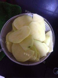 土豆片炒海带做法图解2)