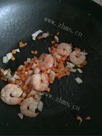 色香味俱全的蛋炒饭做法图解5)