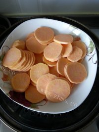 美味的烤红薯做法图解2)