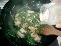 极致的韭菜炒豆腐