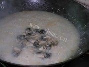 鲜蚝粥做法图解4)