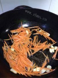 家常菜豆芽炒韭菜做法图解3)