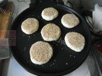 老北京油酥芝麻烧饼做法图解15)