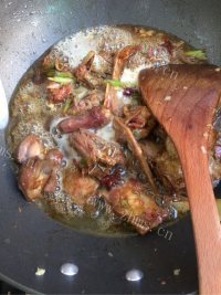 美味的香辣啤酒鸭