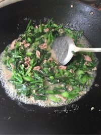 美味的湿炒牛河做法图解10)