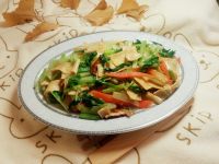家常菜西芹炒豆皮