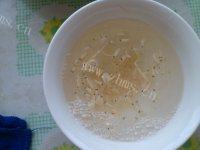 美味的紫菜虾皮汤做法图解3)