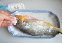 营养丰富的红烧大黄鱼的做法图解三