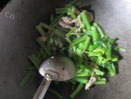从此恋上芹菜炒肉