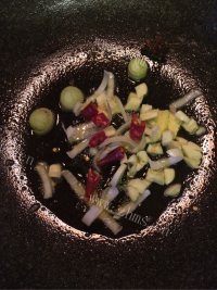 美味的红烧金鲳鱼做法图解8)