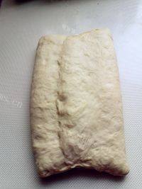 自制豆沙面包做法图解12)