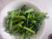 家常菜芹菜炒肉做法图解8)