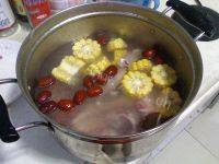 菌菇鲜鸡汤做法图解6)