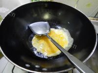 美味的胡萝卜炒饭做法图解3)