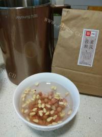 好吃的麸皮松仁花生浆做法图解2)