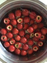 人间美味般的山楂罐头做法图解2)