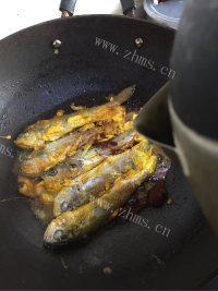 家常菜红烧小黄鱼做法图解8)
