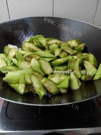 美味的烧青茄子做法图解7)