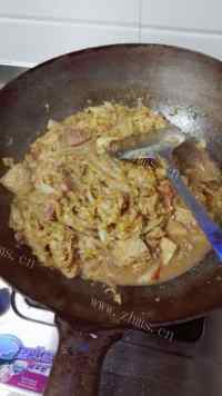美味的酸菜炖冻豆腐