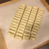 自制花生牛轧糖做法图解7)