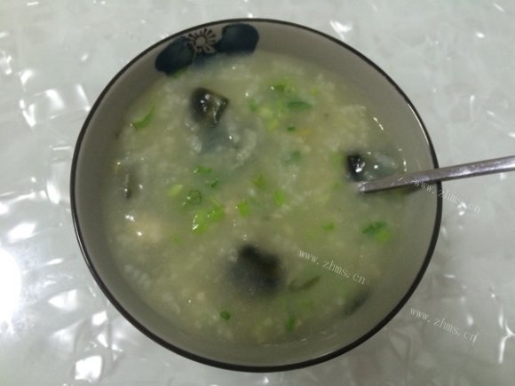 美味营养的皮蛋瘦肉粥