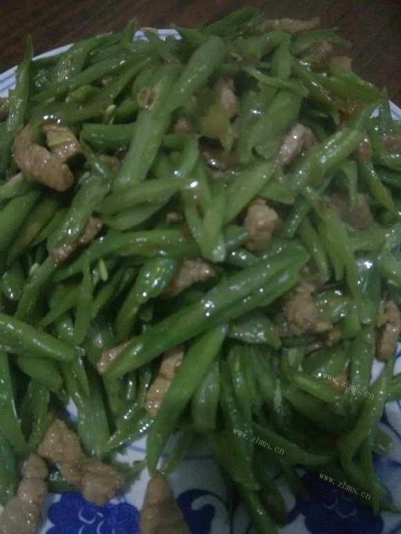 色泽鲜亮的炒豆角