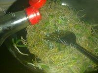 最爱的韭菜炒豆芽做法图解6)