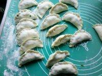 好吃的韭菜鸡蛋煎饺做法图解10)