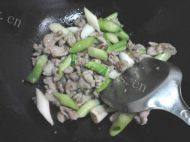 蒜苗炒肉片做法图解7)