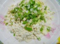 美美厨房之小葱拌豆腐做法图解4)