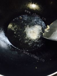 独特的炸梅菜锅巴做法图解5)