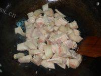 家常菜毛豆烧肉做法图解4)
