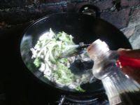清淡的白菜炒肉丝