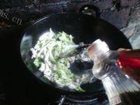清淡的白菜炒肉丝