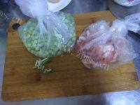 家常菜小炒豌豆做法图解1)